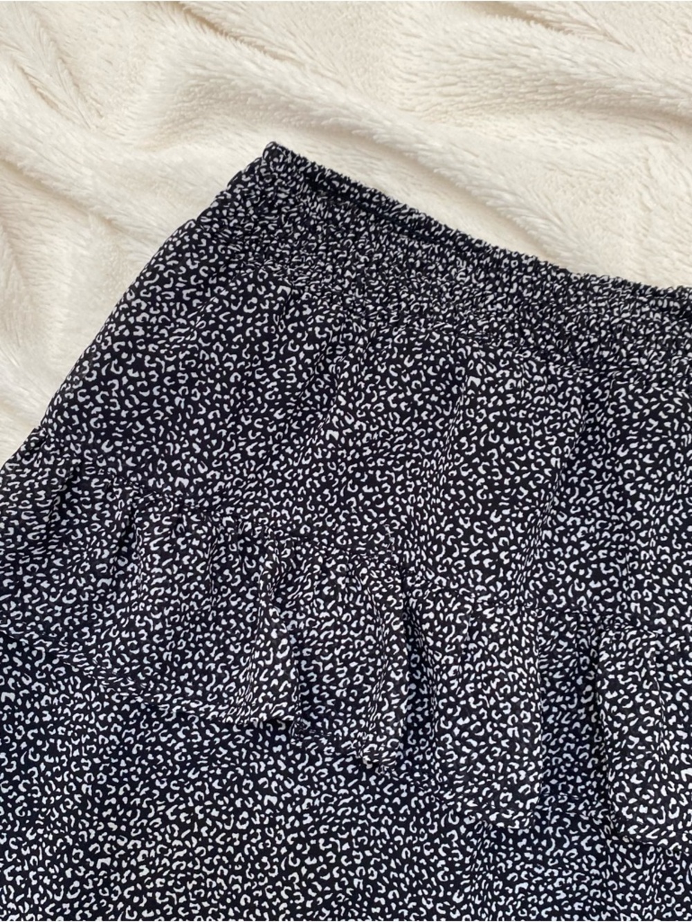 Altar'd State ruffle tiered mini skirt cheetah/dotted black white Sz M - Picture 2 of 3